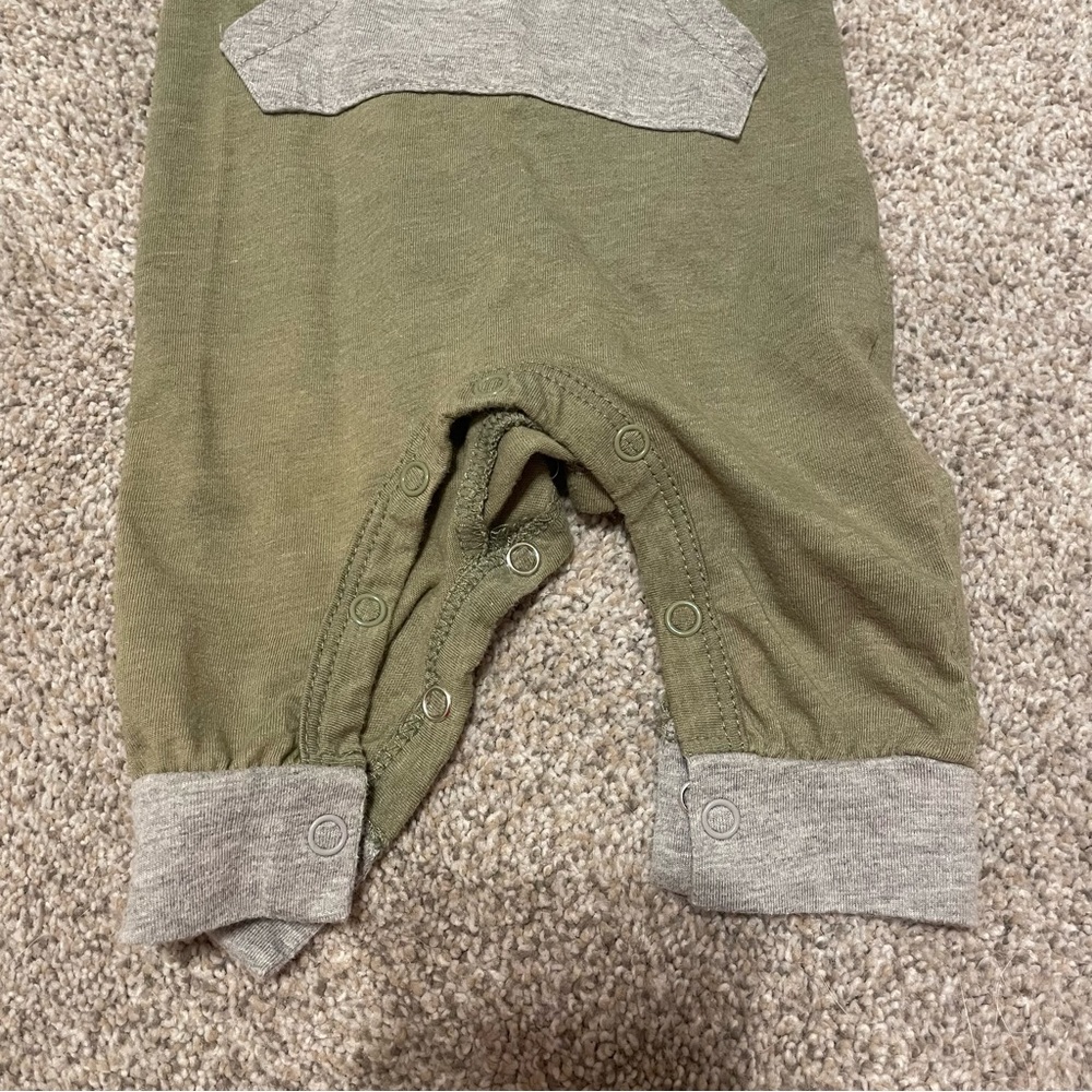 Bundle of Two Star Wars Baby Yoda Infant Clothes - Picture 10 of 10